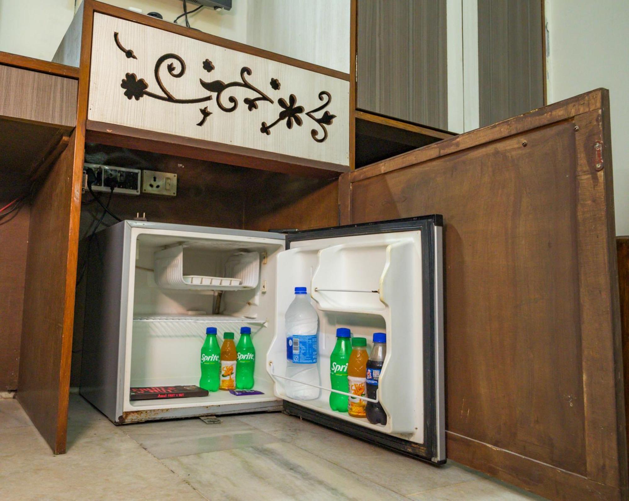 Pallavi International Calcutta Exterior foto