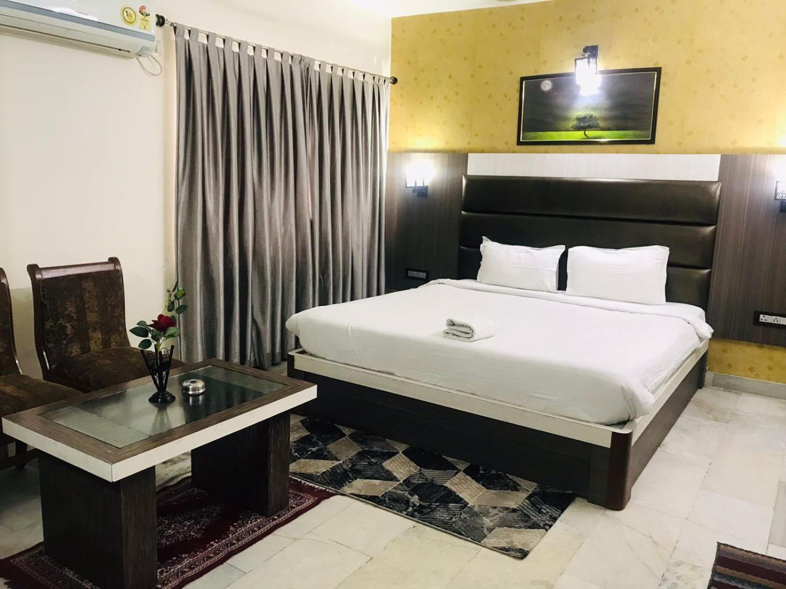 Pallavi International Calcutta Exterior foto